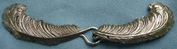 Feather Plumes Cloak Clasp - Silver Tone Plated