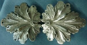 Geranium Leaves, Medium Cloak Clasp - Silver Tone Plated