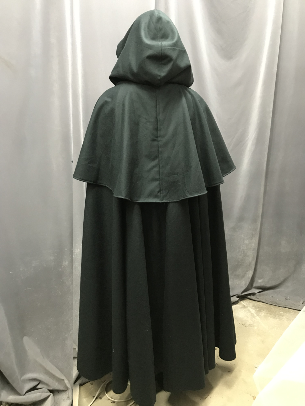 4261 Cloak in Deep Pine Green 100% Wool, Lightweight - Cloak & Dagger ...
